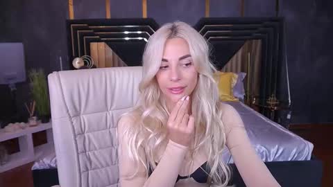 Bella online show from 10/03/25, 08:17