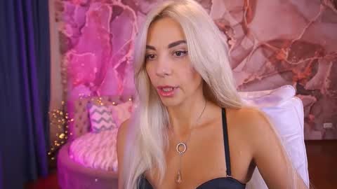 Bella online show from 10/26/25, 02:01