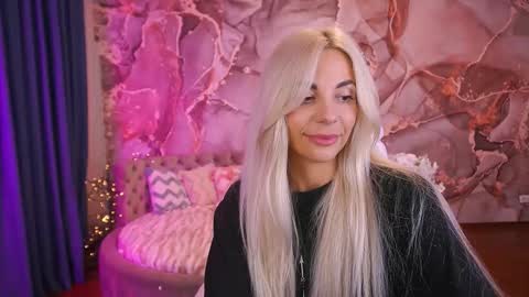 Bella online show from 10/27/25, 02:04