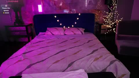 Bella online show from 04/02/26, 01:31