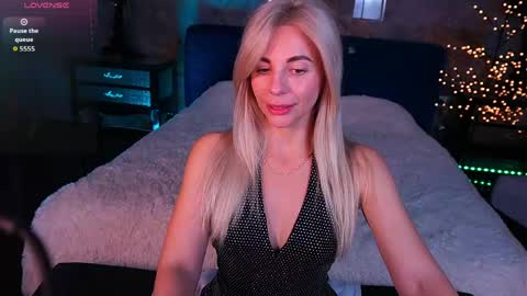 Bella online show from 04/24/26, 04:09