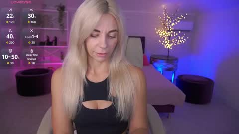 Snapshot of bellarayyy chatting on 06/03/26, 02:33 Bella online show from 06/03/26, 02:33