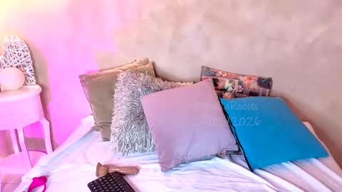 Snapshot of bellarooux chatting on 05/29/26, 12:47 bellarooux online show from 05/29/26, 12:47