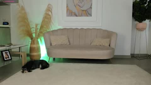 CALL ME BELLA online show from 11/08/25, 01:06