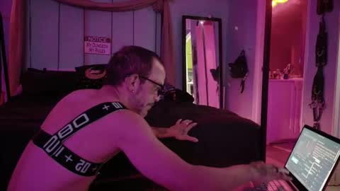 Bellaskeykeeper online show from 04/13/26, 09:04