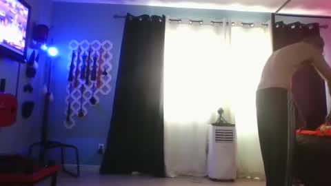 Bellaskeykeeper online show from 04/22/26, 06:53