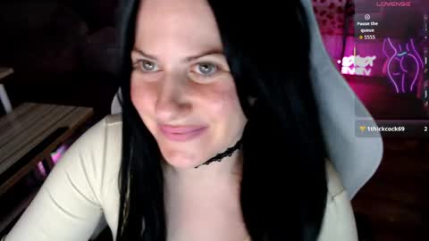 Snapshot of bellastar84 chatting on 06/03/26, 06:27 Starr40 online show from 06/03/26, 06:27