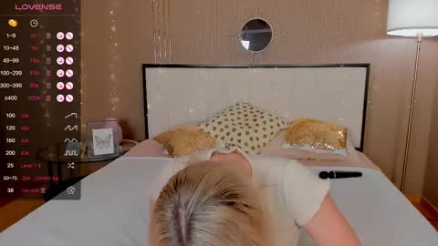 Bella online show from 02/20/25, 01:03