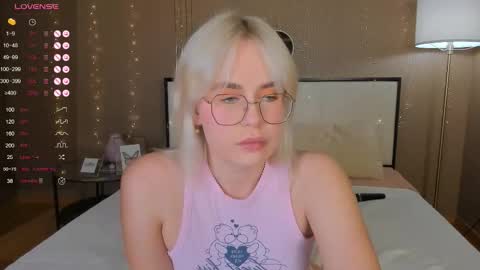 Bella online show from 09/21/25, 12:45