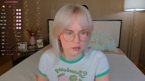 Bella online show from 11/25/25, 12:54