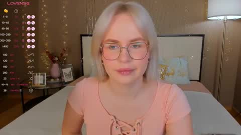 Bella online show from 12/01/25, 12:48