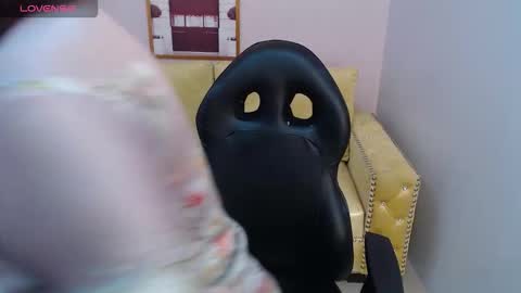 Bella online show from 11/16/25, 11:49