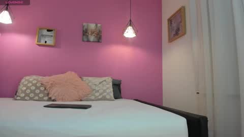 Bella Wild online show from 02/05/26, 12:10