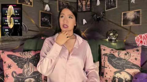  Isabella  Independent model online show from 10/16/25, 12:17