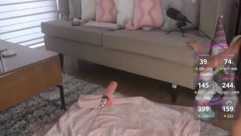 Snapshot of belle_adrienne chatting on 01/04/25, 04:33 Belle Adrienne IG online show from 01/04/25, 04:33