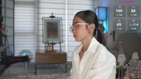 Snapshot of belle_adrienne chatting on 01/08/25, 01:00 Belle Adrienne IG online show from 01/08/25, 01:00