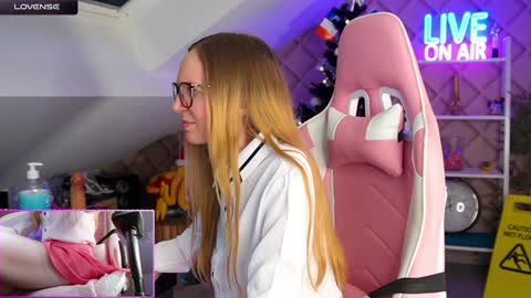 Snapshot of belle_alice chatting on 12/02/24, 10:39 Alice online show from 12/02/24, 10:39