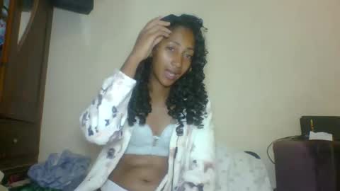 Snapshot of belle_annah chatting on 05/08/26, 03:01 belle_annah online show from 05/08/26, 03:01