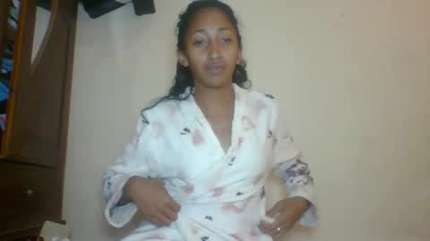Snapshot of belle_annah chatting on 05/13/26, 04:43 belle_annah online show from 05/13/26, 04:43