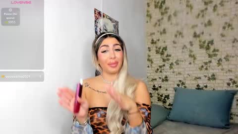 LucyJelly online show from 01/10/25, 05:24