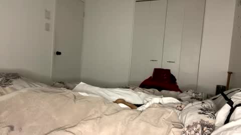 Snapshot of belle_marie chatting on 12/21/25, 08:43 Belle xx online show from 12/21/25, 08:43