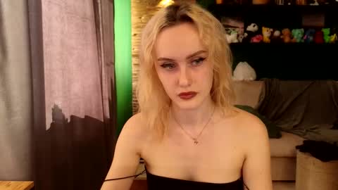 Belle online show from 09/14/25, 06:23