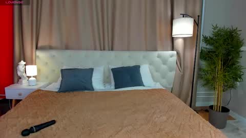 Belle online show from 10/23/25, 09:19