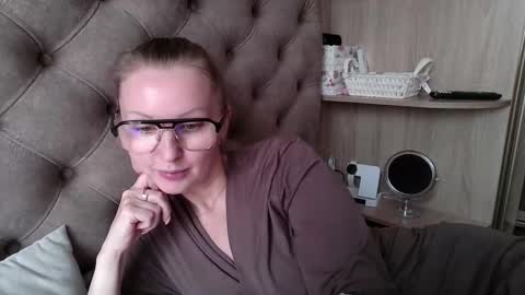 Amelia online show from 09/15/25, 10:37
