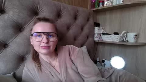 Amelia online show from 09/28/25, 12:32