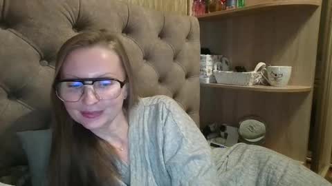 Amelia online show from 10/12/25, 03:55
