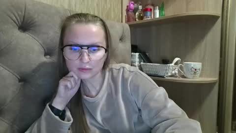 Amelia online show from 11/07/25, 10:21