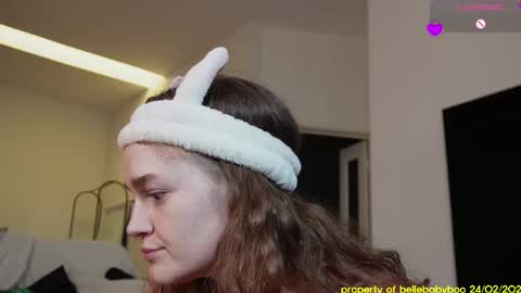 Snapshot of bellebabyboo chatting on 02/24/25, 04:49 BELLE online show from 02/24/25, 04:49