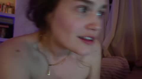 Snapshot of bellebabyboo chatting on 09/26/25, 03:27 BELLE online show from 09/26/25, 03:27