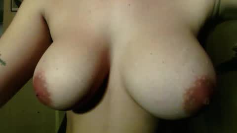 Snapshot of bellexox1 chatting on 04/20/26, 01:47 AMY online show from 04/20/26, 01:47