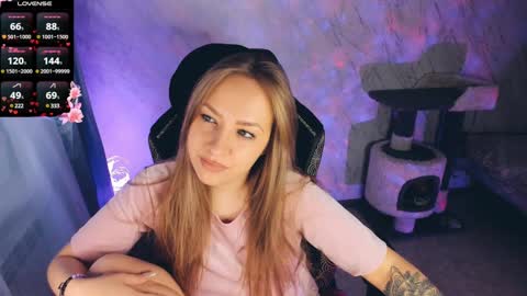 Your Annabelle Wolf  online show from 12/03/24, 11:55