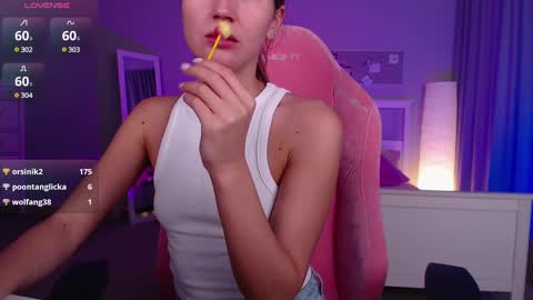 Snapshot of bellla_haddid chatting on 01/14/25, 03:53 Bella online show from 01/14/25, 03:53