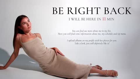 Snapshot of bellla_haddid chatting on 01/15/25, 09:45 Bella online show from 01/15/25, 09:45