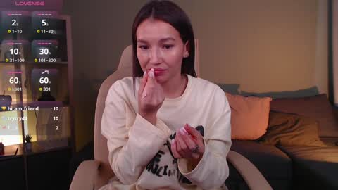 Snapshot of bellla_haddid chatting on 02/03/25, 09:30 Bella online show from 02/03/25, 09:30