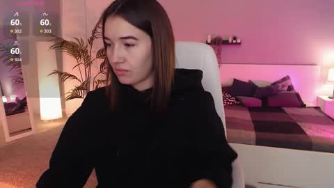 Snapshot of bellla_haddid chatting on 09/09/25, 12:32 Bella online show from 09/09/25, 12:32