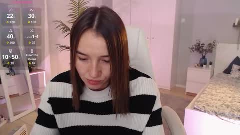 Snapshot of bellla_haddid chatting on 09/22/25, 01:07 Bella online show from 09/22/25, 01:07