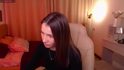 Snapshot of bellla_haddid chatting on 11/21/25, 01:59 Bella online show from 11/21/25, 01:59