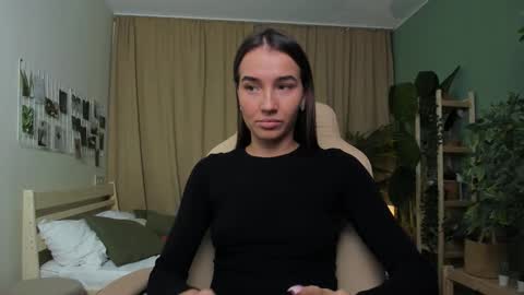 Snapshot of bellla_haddid chatting on 12/02/25, 03:07 Bella online show from 12/02/25, 03:07