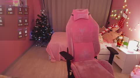 Snapshot of bellla_haddid chatting on 12/20/25, 01:56 Bella online show from 12/20/25, 01:56