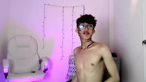 Neon online show from 10/21/25, 01:56