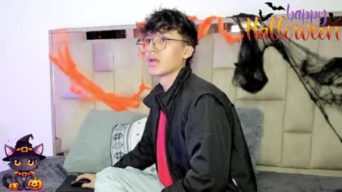 Neon online show from 10/24/25, 11:28