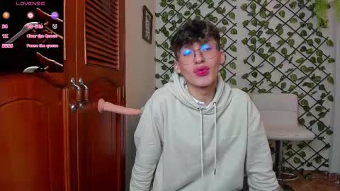 Neon online show from 11/18/25, 11:36