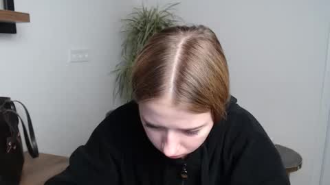 bellochka_ online show from 12/05/25, 10:02