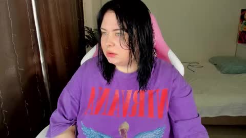 LinaBoo online show from 10/28/25, 07:12