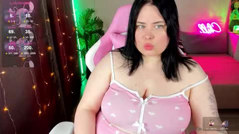 LinaBoo online show from 11/15/25, 07:10