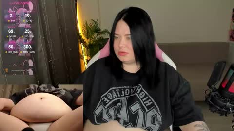 LinaBoo online show from 12/03/25, 05:48